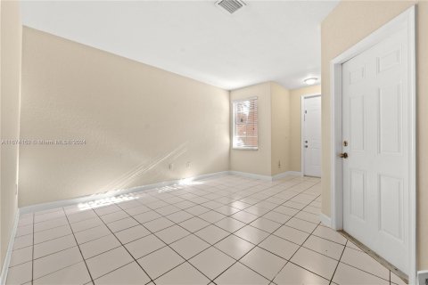 Adosado en venta en Homestead, Florida, 3 dormitorios, 160.91 m2 № 1398430 - foto 5