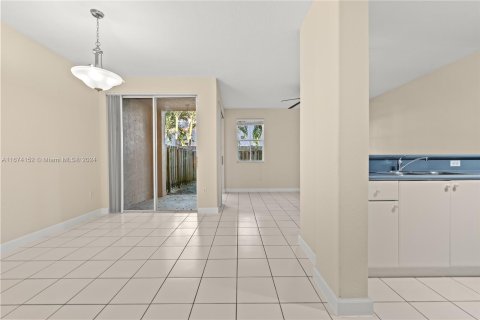 Adosado en venta en Homestead, Florida, 3 dormitorios, 160.91 m2 № 1398430 - foto 7