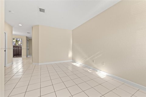 Adosado en venta en Homestead, Florida, 3 dormitorios, 160.91 m2 № 1398430 - foto 3