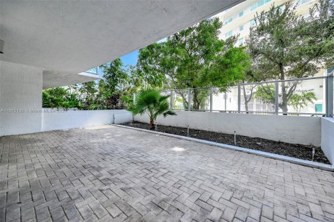 Copropriété à vendre à Miami Beach, Floride: 2 chambres, 89 m2 № 1398520 - photo 14