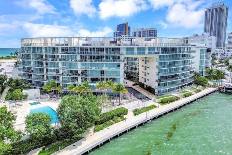 Copropriété à vendre à Miami Beach, Floride: 2 chambres, 89 m2 № 1398520 - photo 1