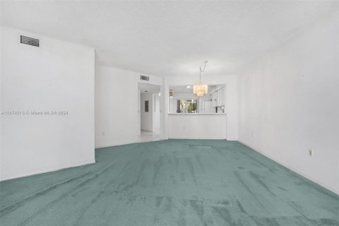 Copropriété à vendre à Tamarac, Floride: 2 chambres, 123.1 m2 № 1398431 - photo 20