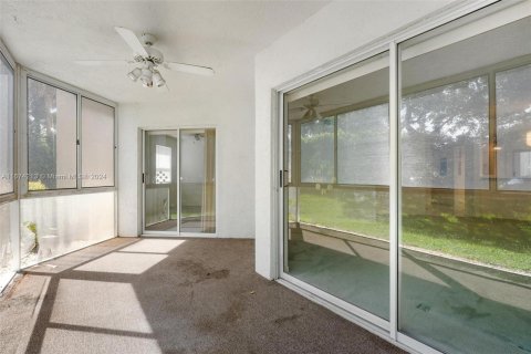 Copropriété à vendre à Tamarac, Floride: 2 chambres, 123.1 m2 № 1398431 - photo 29