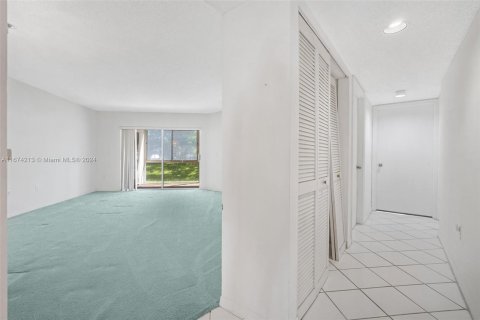 Copropriété à vendre à Tamarac, Floride: 2 chambres, 123.1 m2 № 1398431 - photo 26