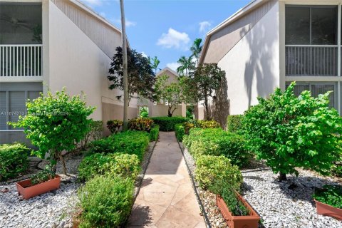 Copropriété à vendre à Tamarac, Floride: 2 chambres, 123.1 m2 № 1398431 - photo 3