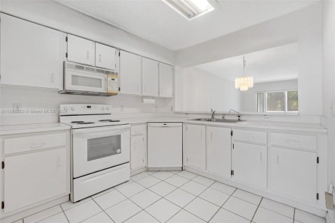 Copropriété à vendre à Tamarac, Floride: 2 chambres, 123.1 m2 № 1398431 - photo 5