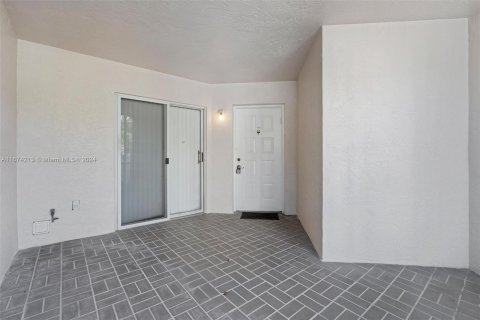 Copropriété à vendre à Tamarac, Floride: 2 chambres, 123.1 m2 № 1398431 - photo 27