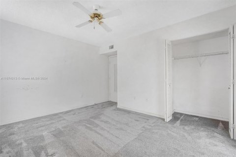 Copropriété à vendre à Tamarac, Floride: 2 chambres, 123.1 m2 № 1398431 - photo 14