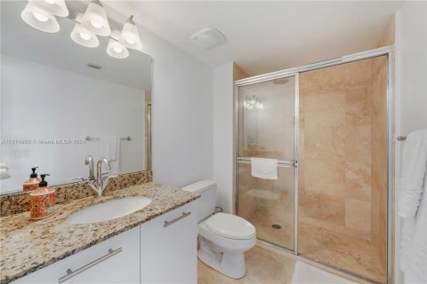 Condominio en alquiler en Miami, Florida, 2 dormitorios, 140.28 m2 № 1398468 - foto 12