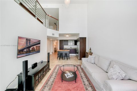 Condominio en alquiler en Miami, Florida, 2 dormitorios, 140.28 m2 № 1398468 - foto 11