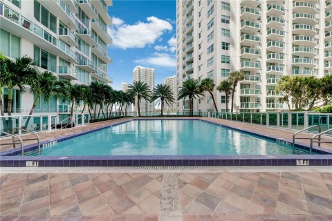 Condominio en alquiler en Miami, Florida, 2 dormitorios, 140.28 m2 № 1398468 - foto 29