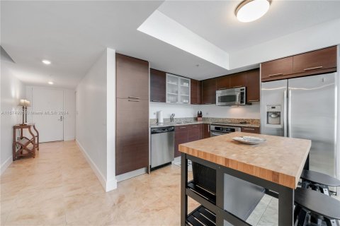 Condominio en alquiler en Miami, Florida, 2 dormitorios, 140.28 m2 № 1398468 - foto 6