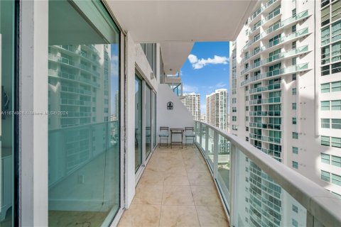 Condominio en alquiler en Miami, Florida, 2 dormitorios, 140.28 m2 № 1398468 - foto 16