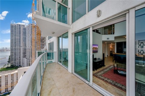 Condominio en alquiler en Miami, Florida, 2 dormitorios, 140.28 m2 № 1398468 - foto 14