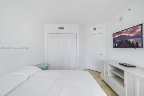 Condominio en alquiler en Miami, Florida, 2 dormitorios, 140.28 m2 № 1398468 - foto 9