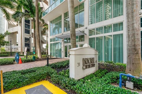 Condominio en alquiler en Miami, Florida, 2 dormitorios, 140.28 m2 № 1398468 - foto 1