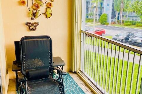 Condo in Pembroke Pines, Florida, 2 bedrooms  № 1127639 - photo 10