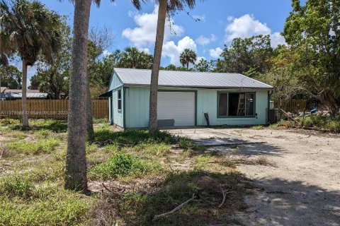 House in Port St. Lucie, Florida 3 bedrooms, 196.3 sq.m. № 464313 - photo 9