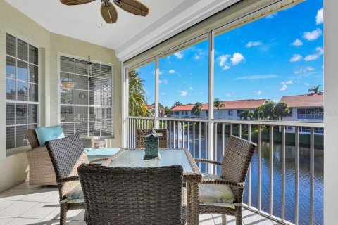 Copropriété à vendre à Fort Myers, Floride: 3 chambres, 188.96 m2 № 1382689 - photo 2