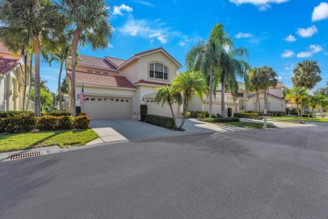 Condo in Fort Myers, Florida, 3 bedrooms  № 1382689 - photo 1