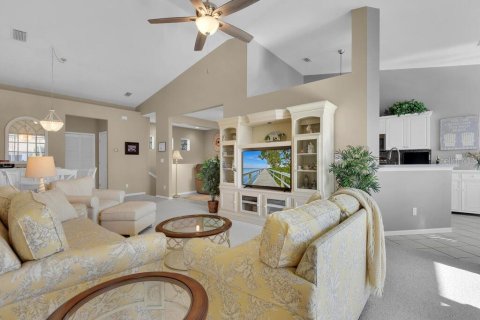 Copropriété à vendre à Fort Myers, Floride: 3 chambres, 188.96 m2 № 1382689 - photo 11