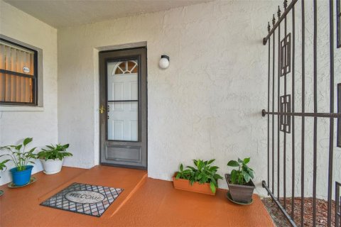 Condo in Port Richey, Florida, 2 bedrooms  № 1298917 - photo 3