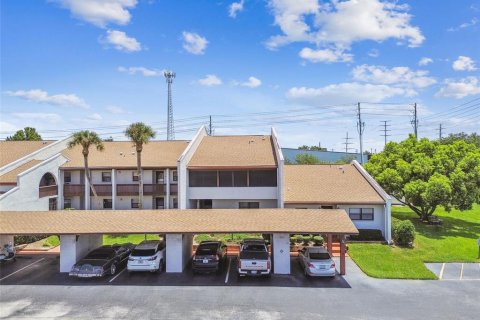 Copropriété à vendre à Port Richey, Floride: 2 chambres, 106.74 m2 № 1298917 - photo 1