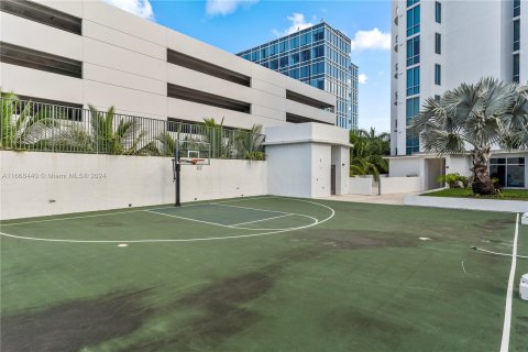 Condo in Aventura, Florida, 1 bedroom  № 1384648 - photo 25