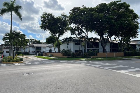 Copropriété à vendre à Hialeah, Floride: 2 chambres, 94.57 m2 № 1384607 - photo 3