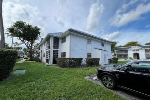 Copropriété à vendre à Hialeah, Floride: 2 chambres, 94.57 m2 № 1384607 - photo 8