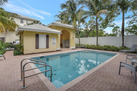 Townhouse in Delray Beach, Florida 3 bedrooms, 172.8 sq.m. № 882430 - photo 13