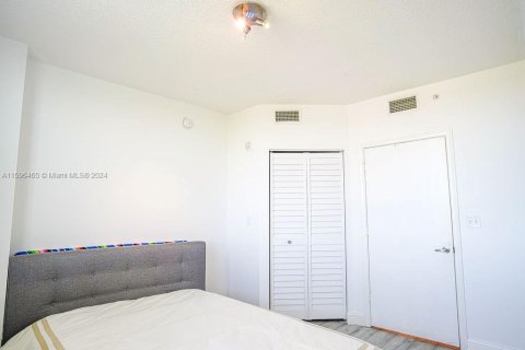 Condo in Aventura, Florida, 2 bedrooms  № 1189508 - photo 13