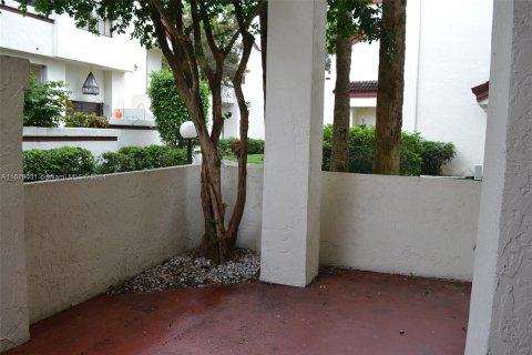 Condominio en venta en North Lauderdale, Florida, 2 dormitorios, 93.83 m2 № 1407625 - foto 2