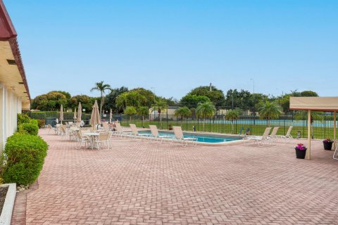 Copropriété à vendre à Boca Raton, Floride: 2 chambres, 120.77 m2 № 1182229 - photo 1