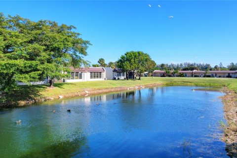 Condo in West Palm Beach, Florida, 2 bedrooms  № 1005265 - photo 29