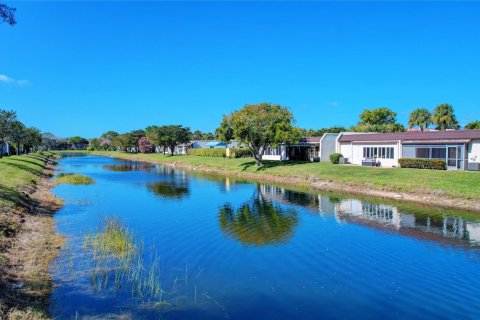 Condo in West Palm Beach, Florida, 2 bedrooms  № 1005265 - photo 27