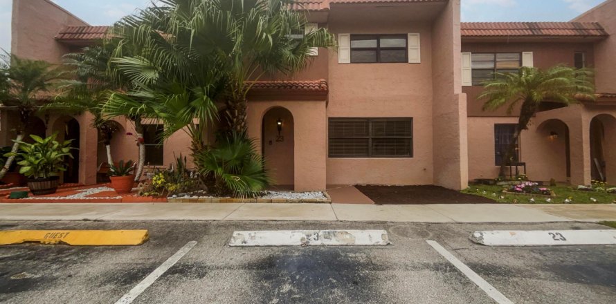 Townhouse in Davie, Florida 3 bedrooms, 167.22 sq.m. № 994071