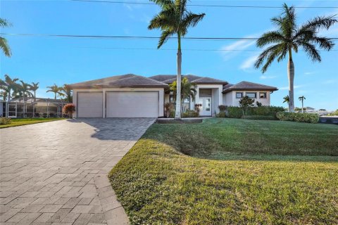 Casa en venta en Cape Coral, Florida, 3 dormitorios, 214.14 m2 № 916183 - foto 5