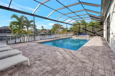 Casa en venta en Cape Coral, Florida, 3 dormitorios, 214.14 m2 № 916183 - foto 2