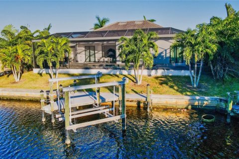 Casa en venta en Cape Coral, Florida, 3 dormitorios, 214.14 m2 № 916183 - foto 16