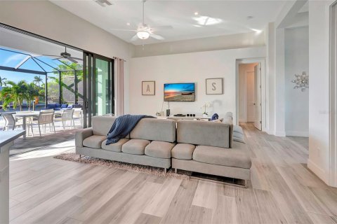 Casa en venta en Cape Coral, Florida, 3 dormitorios, 214.14 m2 № 916183 - foto 19