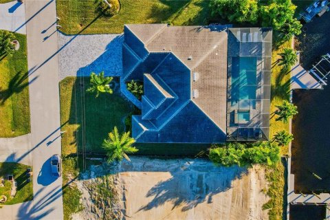 Casa en venta en Cape Coral, Florida, 3 dormitorios, 214.14 m2 № 916183 - foto 14