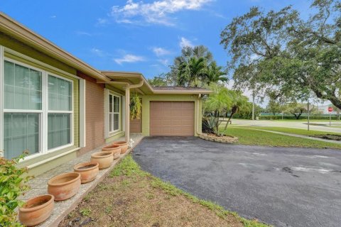 Villa ou maison à vendre à Sunrise, Floride: 3 chambres, 129.88 m2 № 1229226 - photo 11