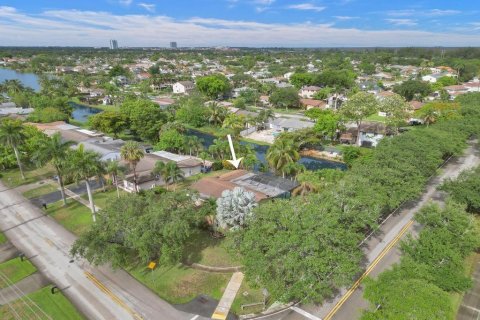 House in Sunrise, Florida 3 bedrooms, 129.88 sq.m. № 1229226 - photo 8