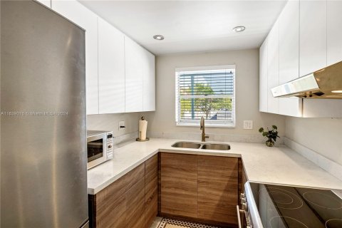 Copropriété à vendre à Hollywood, Floride: 1 chambre, 62.24 m2 № 1310979 - photo 13