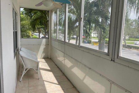 Copropriété à vendre à Boca Raton, Floride: 2 chambres, 78.04 m2 № 1227677 - photo 1