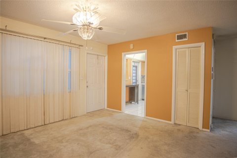 Condo in Lauderhill, Florida, 2 bedrooms  № 1227825 - photo 21