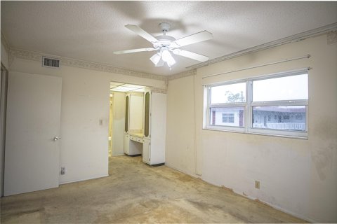 Condo in Lauderhill, Florida, 2 bedrooms  № 1227825 - photo 9