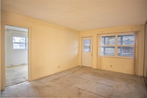 Condo in Lauderhill, Florida, 2 bedrooms  № 1227825 - photo 18