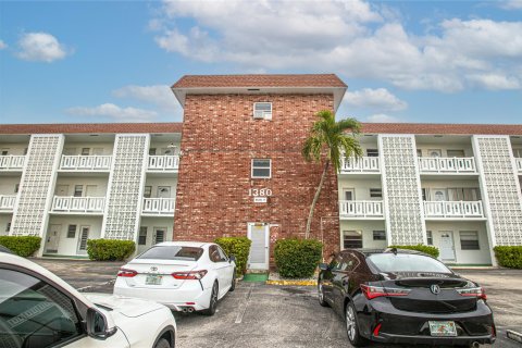 Condo in Lauderhill, Florida, 2 bedrooms  № 1227825 - photo 26